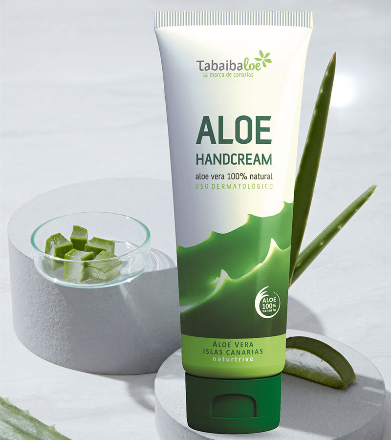 Our TABAIBALOE hand cream is ideal for nourishing and hydrating dry hands and nails. Its formula contains 100% high-quality Canarian Aloe Vera, which will help regenerate your skin and prevent the effects of the environment on your skin.