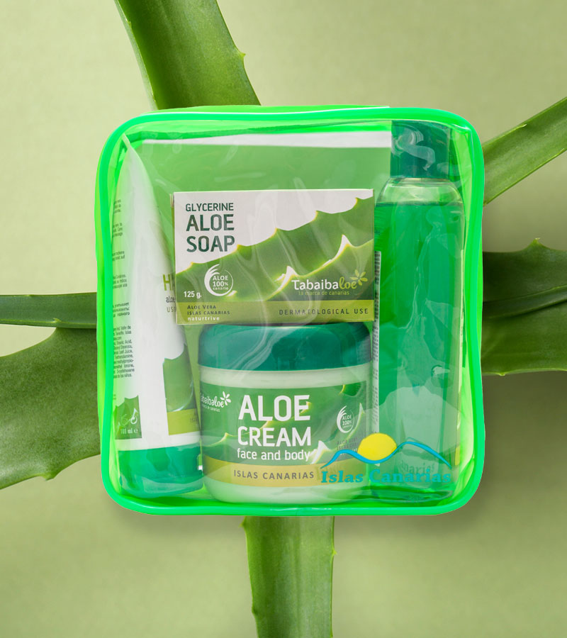 The TABAIBALOE toiletry bag is the perfect complement for your skin care all year round.