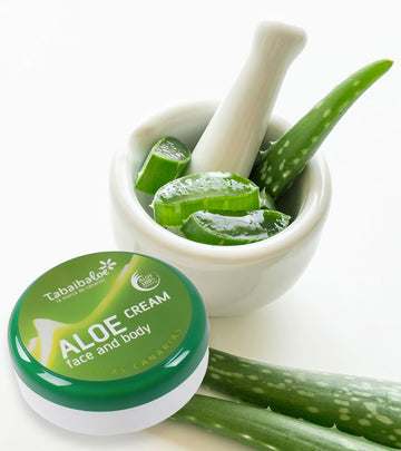Magnificent Canarian Aloe Vera cream perfect for hydrating and soothing the skin, preventing dryness, and keeping it soft and cared for.
